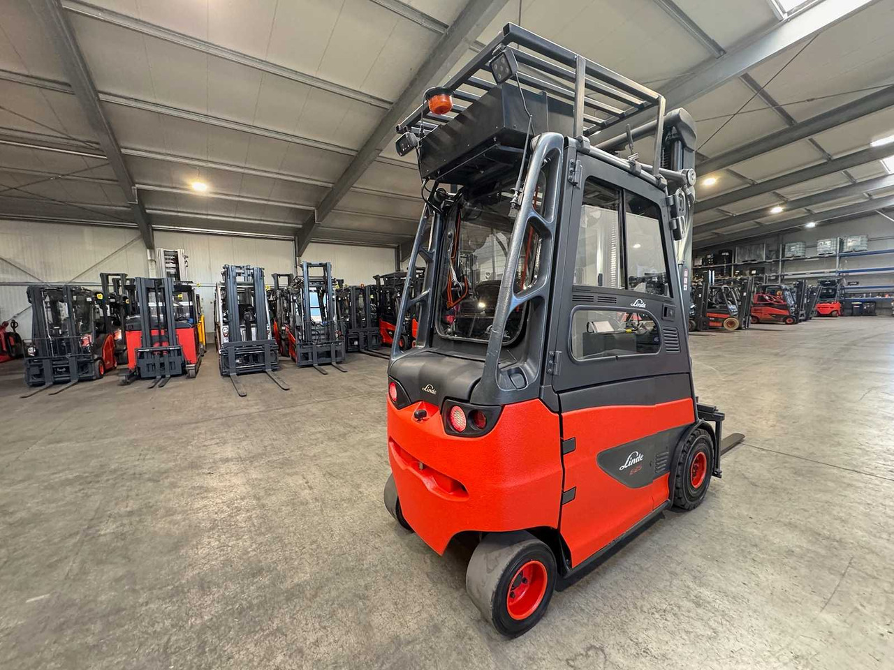 2017 SERVICE + UVV 09/2026 LINDE E25HL 2.500KG 3.+4. - Forklift: picture 4 2017 SERVICE + UVV 09/2026 LINDE E25HL 2.500KG 3.+4. - Forklift: picture 4