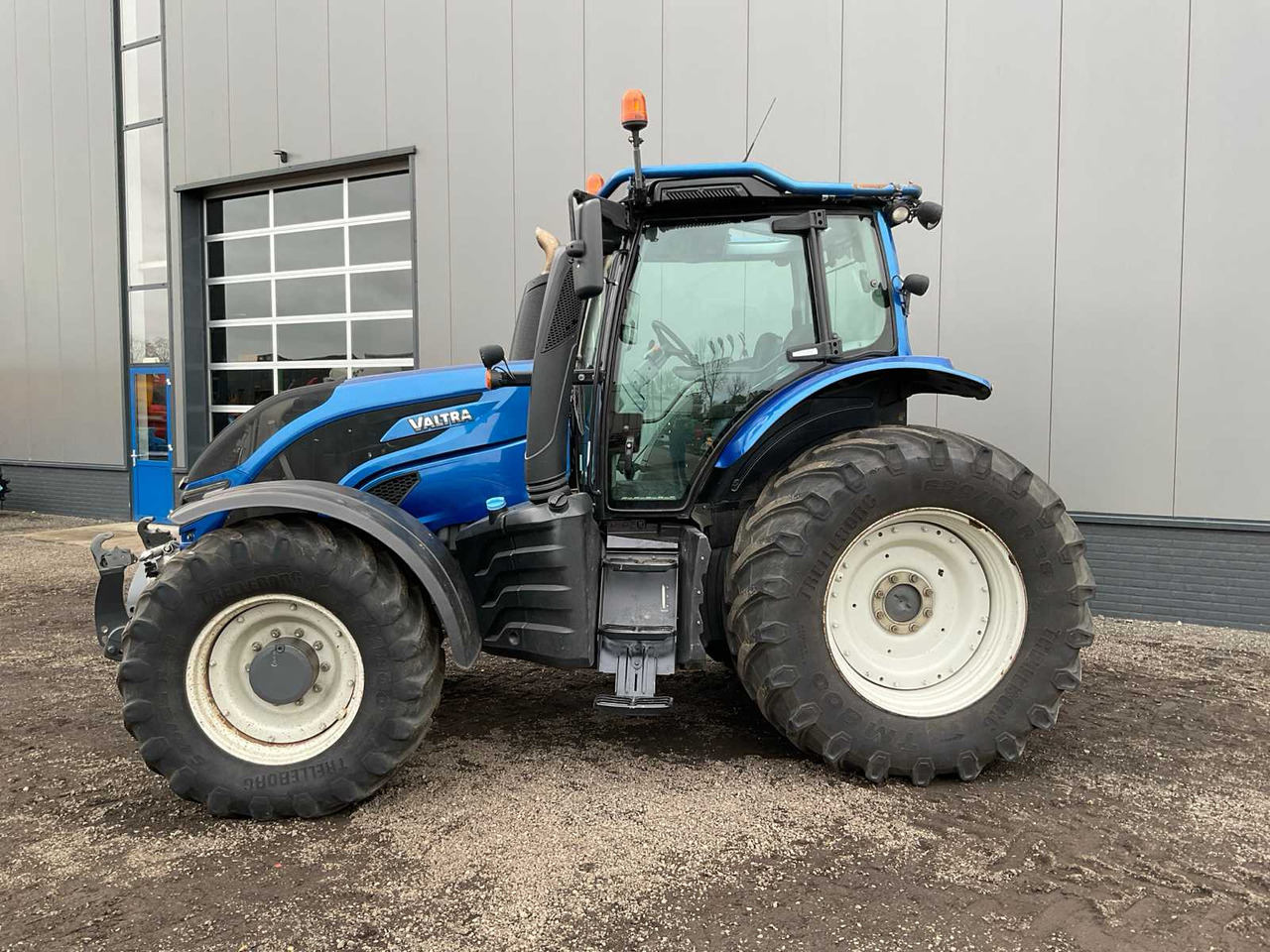 2017 VALTRA T174E ACTIVE ALL-WHEEL DRIVE FARM TRACTOR - Farm tractor: picture 2 2017 VALTRA T174E ACTIVE ALL-WHEEL DRIVE FARM TRACTOR - Farm tractor: picture 2