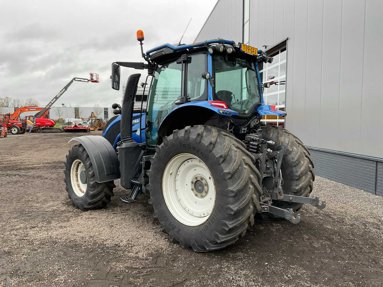 2017 VALTRA T174E ACTIVE ALL-WHEEL DRIVE FARM TRACTOR - Farm tractor: picture 3 2017 VALTRA T174E ACTIVE ALL-WHEEL DRIVE FARM TRACTOR - Farm tractor: picture 3