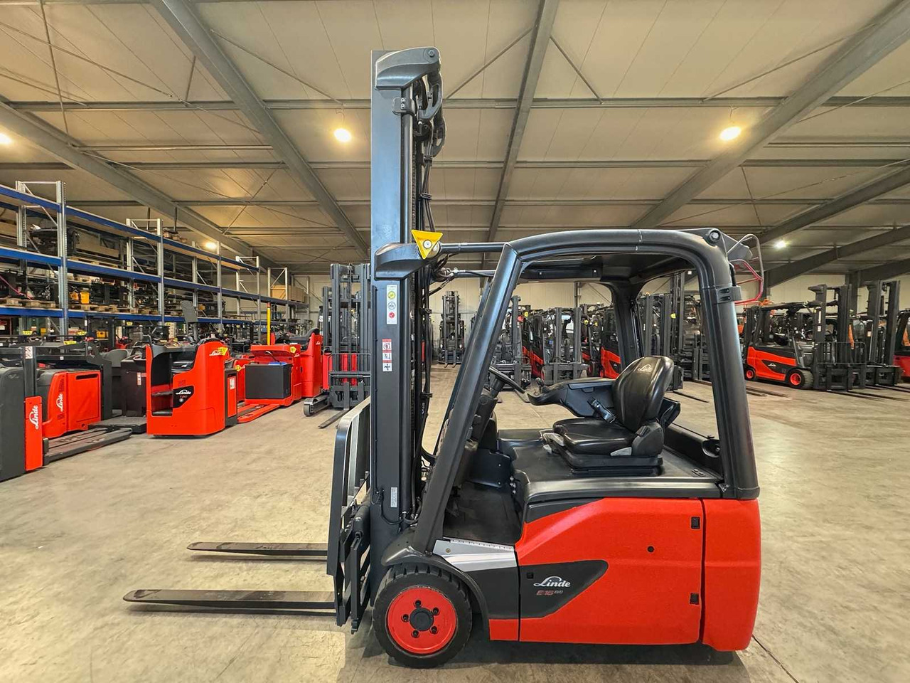 2018 SERVICE + UVV 08/2026 LINDE E16 LI-ION LITHIUM TRIPLEX 662CM ELECTRIC FORKLIFT 7,467 HOURS - Forklift: picture 1 2018 SERVICE + UVV 08/2026 LINDE E16 LI-ION LITHIUM TRIPLEX 662CM ELECTRIC FORKLIFT 7,467 HOURS - Forklift: picture 1