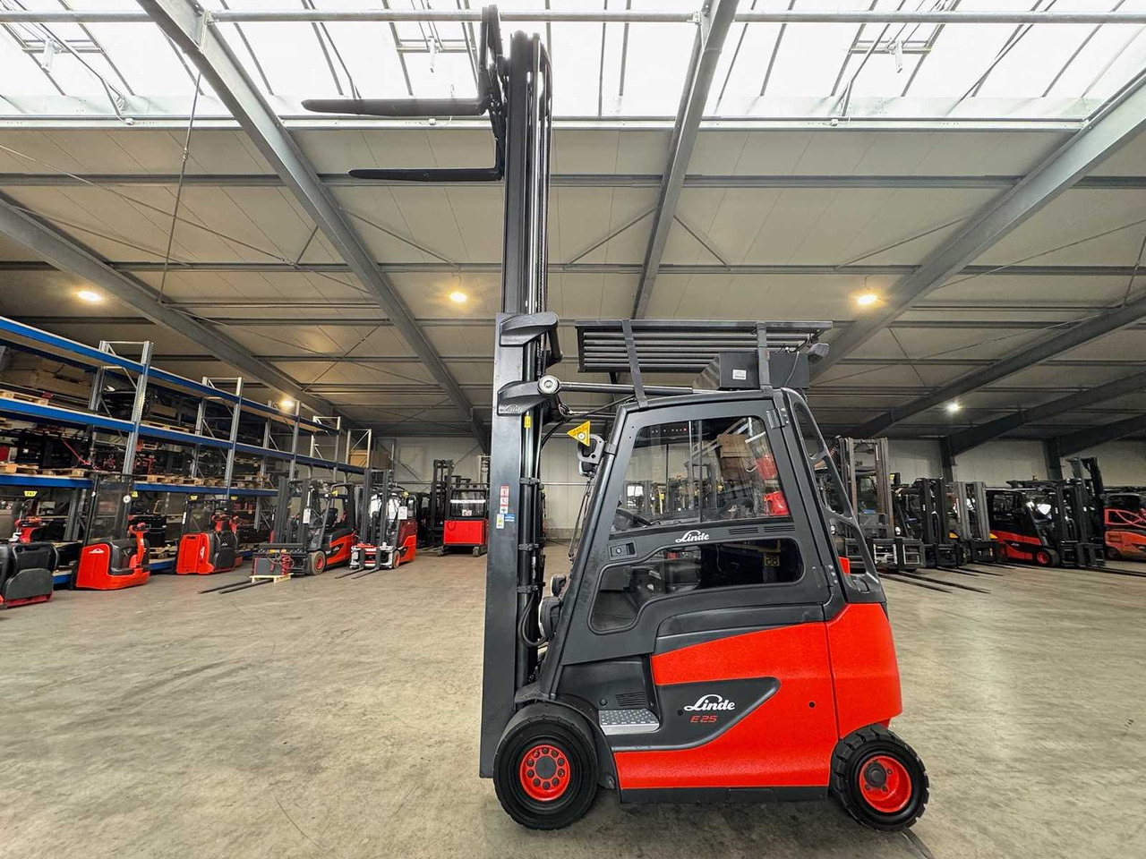 2018 SERVICE + UVV 08/2026 LINDE E25 EVO KLIMA 3.+4. - Forklift: picture 5 2018 SERVICE + UVV 08/2026 LINDE E25 EVO KLIMA 3.+4. - Forklift: picture 5