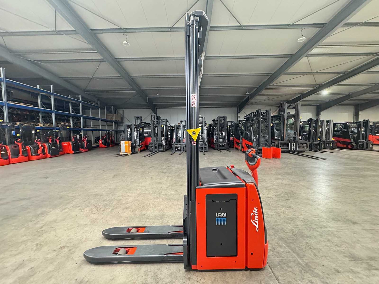 2018 SERVICE +UVV 09/2026 LINDE L14 LITHIUM LI-ION 1.400KG PALLET TRUCK ANT 2.300 HOURS - Forklift: picture 2 2018 SERVICE +UVV 09/2026 LINDE L14 LITHIUM LI-ION 1.400KG PALLET TRUCK ANT 2.300 HOURS - Forklift: picture 2