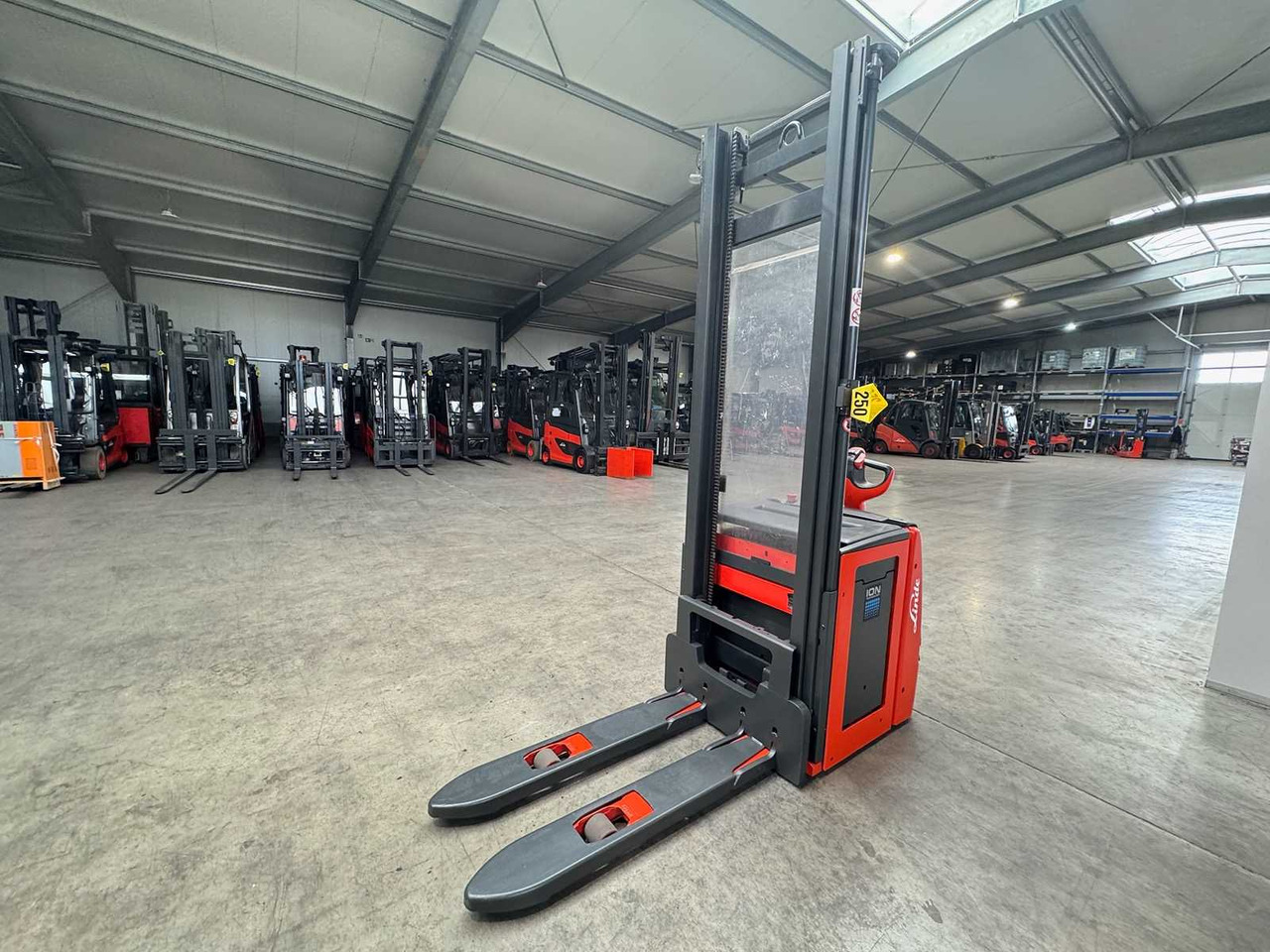 2018 SERVICE +UVV 09/2026 LINDE L14 LITHIUM LI-ION 1,400KG PALLET TRUCK ANT 2,765 HOURS - Forklift: picture 3 2018 SERVICE +UVV 09/2026 LINDE L14 LITHIUM LI-ION 1,400KG PALLET TRUCK ANT 2,765 HOURS - Forklift: picture 3