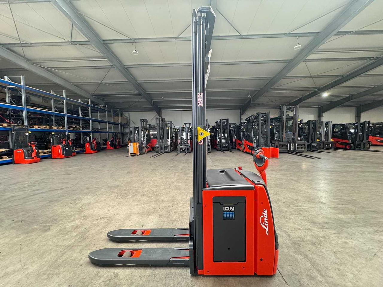 2018 SERVICE +UVV 09/2026 LINDE L14 LITHIUM LI-ION 1,400KG PALLET TRUCK ANT 2,765 HOURS - Forklift: picture 2 2018 SERVICE +UVV 09/2026 LINDE L14 LITHIUM LI-ION 1,400KG PALLET TRUCK ANT 2,765 HOURS - Forklift: picture 2