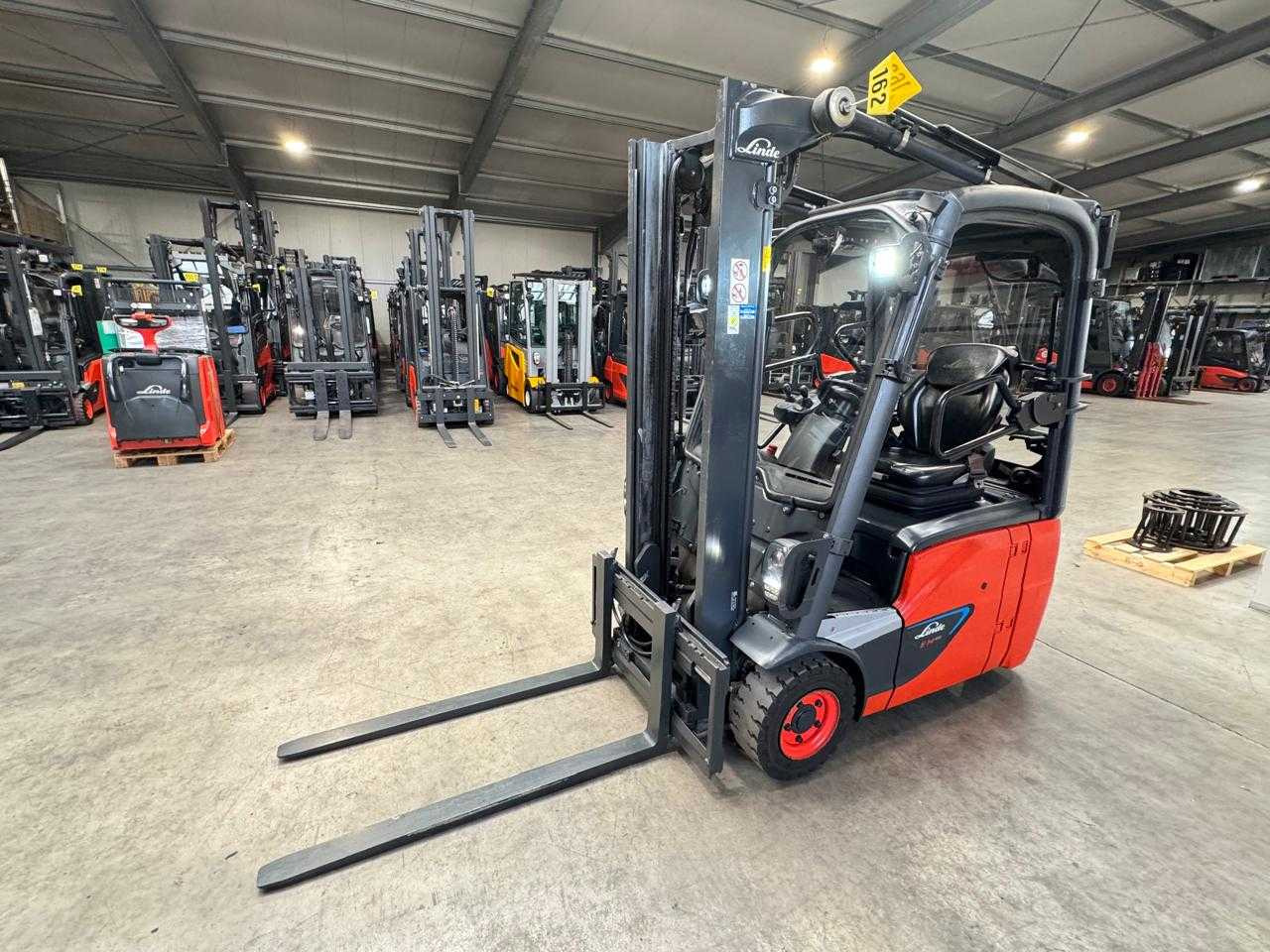 2018 SERVICE+UVV 10/2026 LINDE E14 EVO 1.400KG LITHIUM LI-ION ELECTRIC FORKLIFT - Forklift: picture 1 2018 SERVICE+UVV 10/2026 LINDE E14 EVO 1.400KG LITHIUM LI-ION ELECTRIC FORKLIFT - Forklift: picture 1