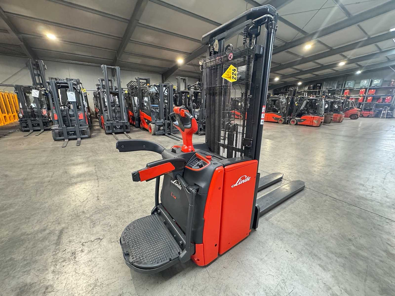 2018 SERVICE + UVV 10/2026 LINDE L14API TRIPLEX 470CM PALLET TRUCK PALLET TRUCK ANT SCALES INITIAL STROKE - Forklift: picture 4 2018 SERVICE + UVV 10/2026 LINDE L14API TRIPLEX 470CM PALLET TRUCK PALLET TRUCK ANT SCALES INITIAL STROKE - Forklift: picture 4