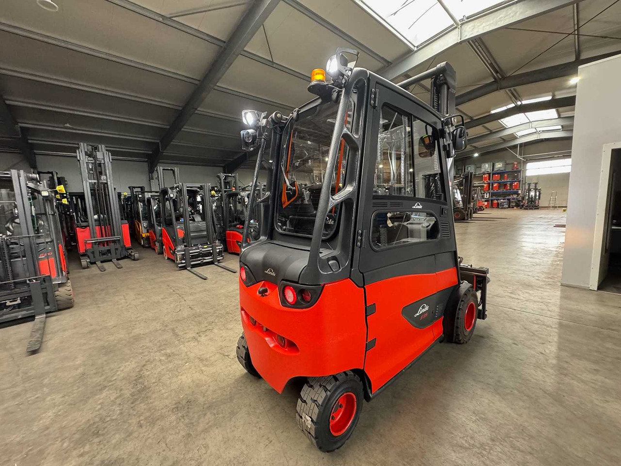2018 SERVICE+UVV 11/2026 LINDE E35HL 3.500KG 3.+4. - Forklift: picture 5 2018 SERVICE+UVV 11/2026 LINDE E35HL 3.500KG 3.+4. - Forklift: picture 5