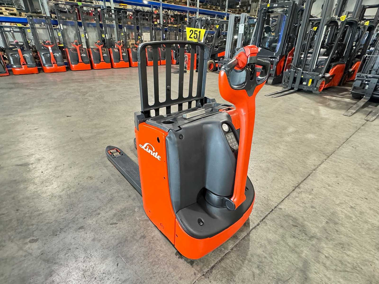 2020 LINDE T16L PALLET TRUCK ANT STACKER INITIAL STROKE 1,423 HOURS - Forklift: picture 5 2020 LINDE T16L PALLET TRUCK ANT STACKER INITIAL STROKE 1,423 HOURS - Forklift: picture 5