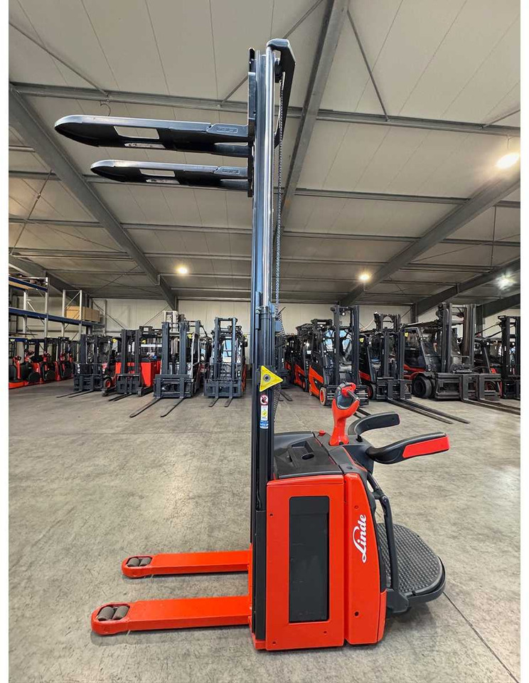 2020 SERVICE +UVV 09/2026 LINDE L14AP EVO 1.400KG PALLET TRUCK ANT 4.617 HOURS - Forklift: picture 3 2020 SERVICE +UVV 09/2026 LINDE L14AP EVO 1.400KG PALLET TRUCK ANT 4.617 HOURS - Forklift: picture 3