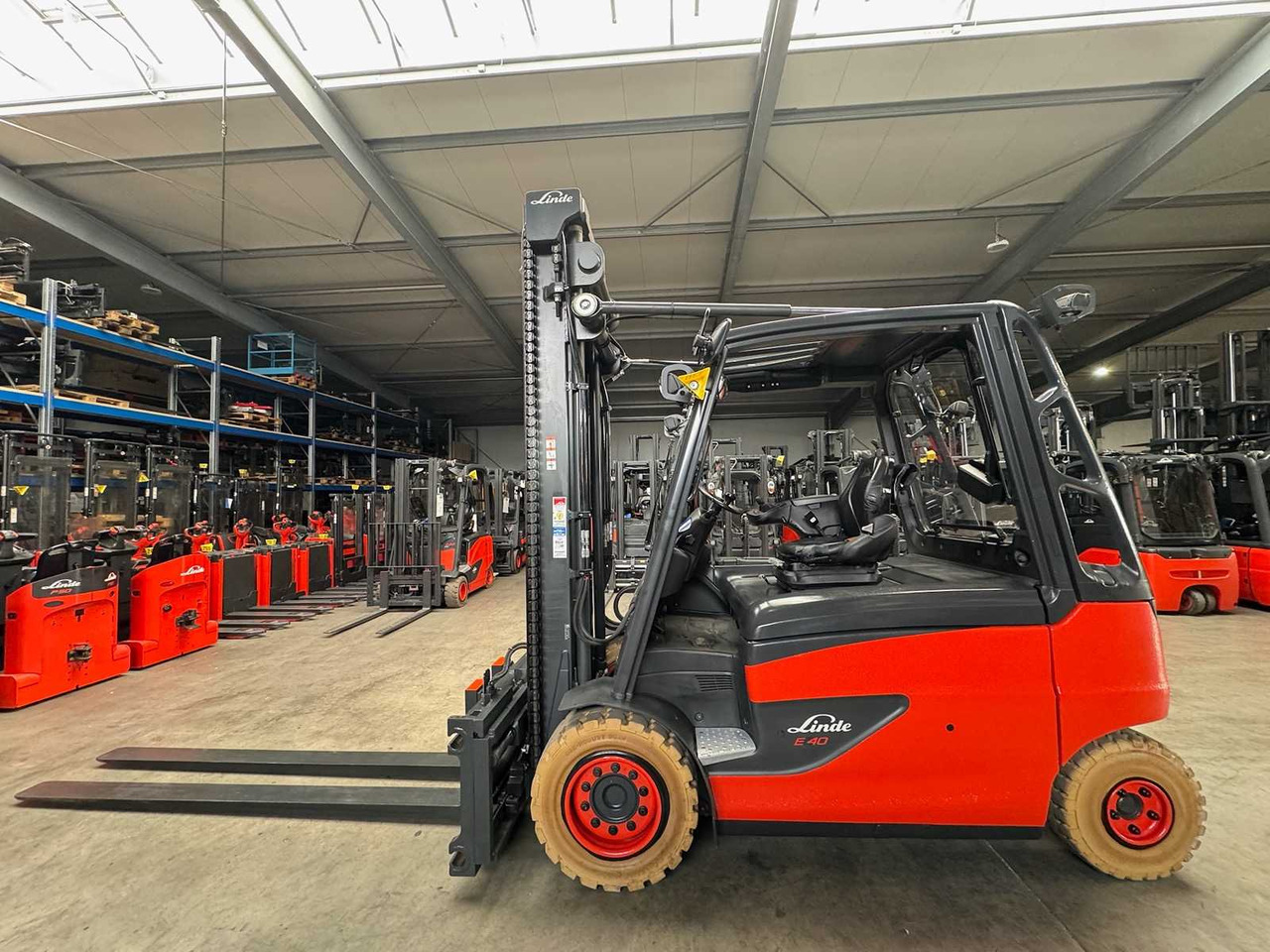 2020 SERVICE+UVV 11/2026 LINDE E40 4,000KG ELECTRIC FORKLIFT 3RD + 4TH VALVE FORK ADJUSTER CAB E50 8,021 HOURS - Forklift: picture 1 2020 SERVICE+UVV 11/2026 LINDE E40 4,000KG ELECTRIC FORKLIFT 3RD + 4TH VALVE FORK ADJUSTER CAB E50 8,021 HOURS - Forklift: picture 1