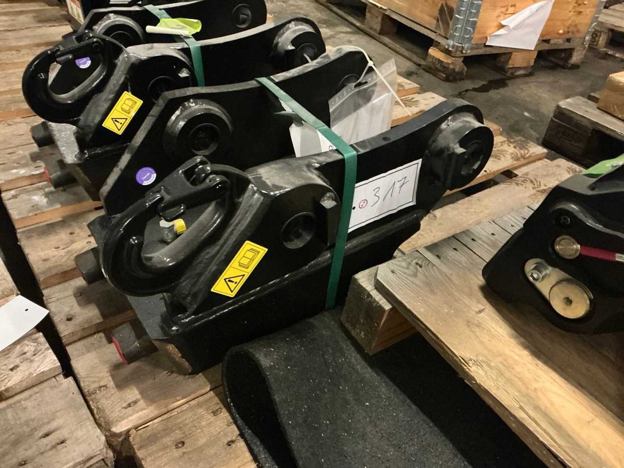 2023 YANMAR HCSW08 QUICK COUPLER, HYDR. - Wheel loader: picture 1 2023 YANMAR HCSW08 QUICK COUPLER, HYDR. - Wheel loader: picture 1