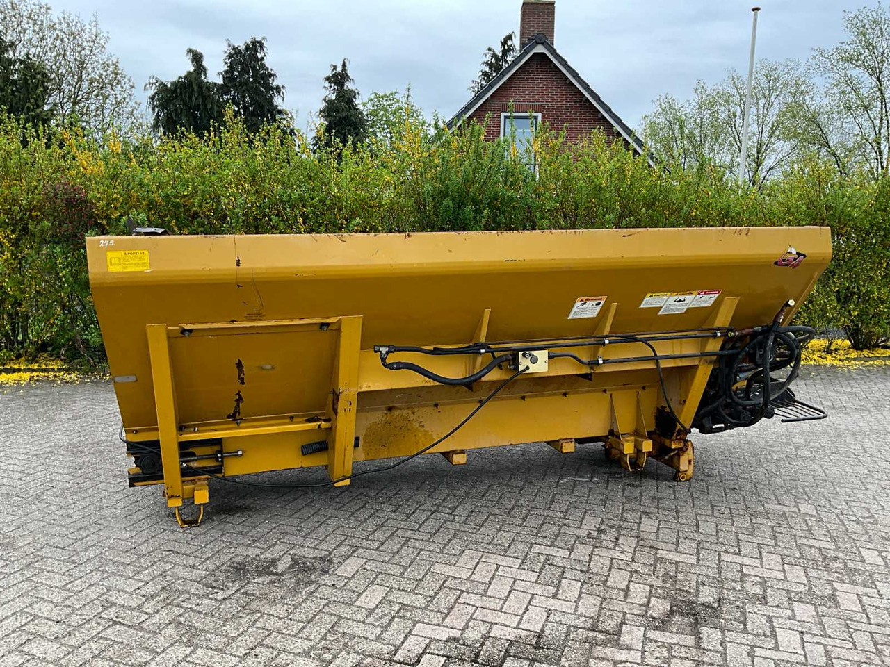 AG-CHEM L3020G - Fertilizer spreader: picture 4 AG-CHEM L3020G - Fertilizer spreader: picture 4