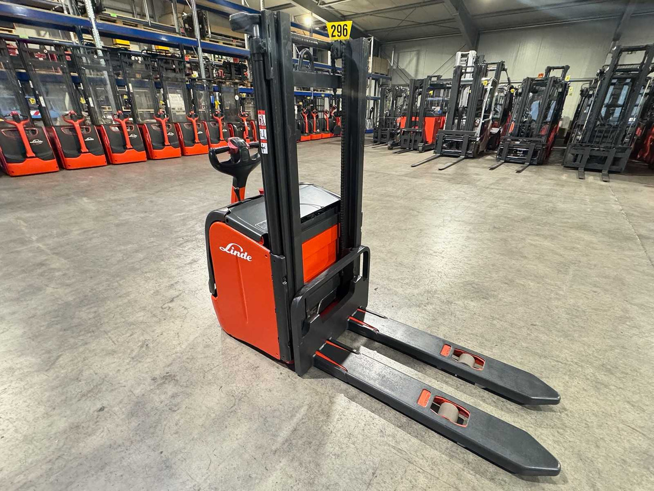 BATTERY 2020 LINDE L14 1.400KG PALLET TRUCK STACKER ANT STACKER - Forklift: picture 3 BATTERY 2020 LINDE L14 1.400KG PALLET TRUCK STACKER ANT STACKER - Forklift: picture 3