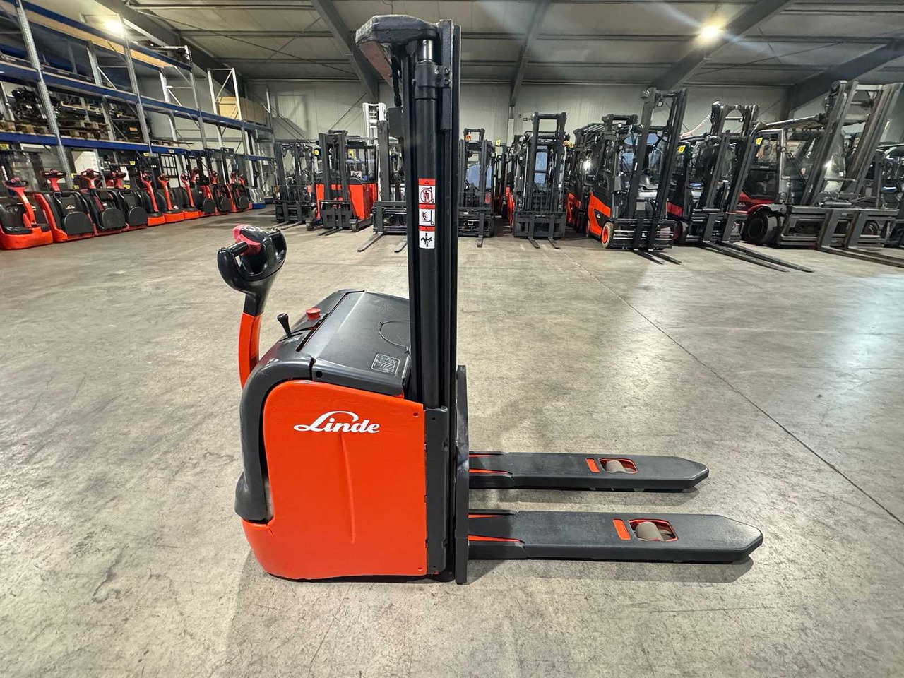 BATTERY 2020 LINDE L14 1.400KG PALLET TRUCK STACKER ANT STACKER - Forklift: picture 4 BATTERY 2020 LINDE L14 1.400KG PALLET TRUCK STACKER ANT STACKER - Forklift: picture 4