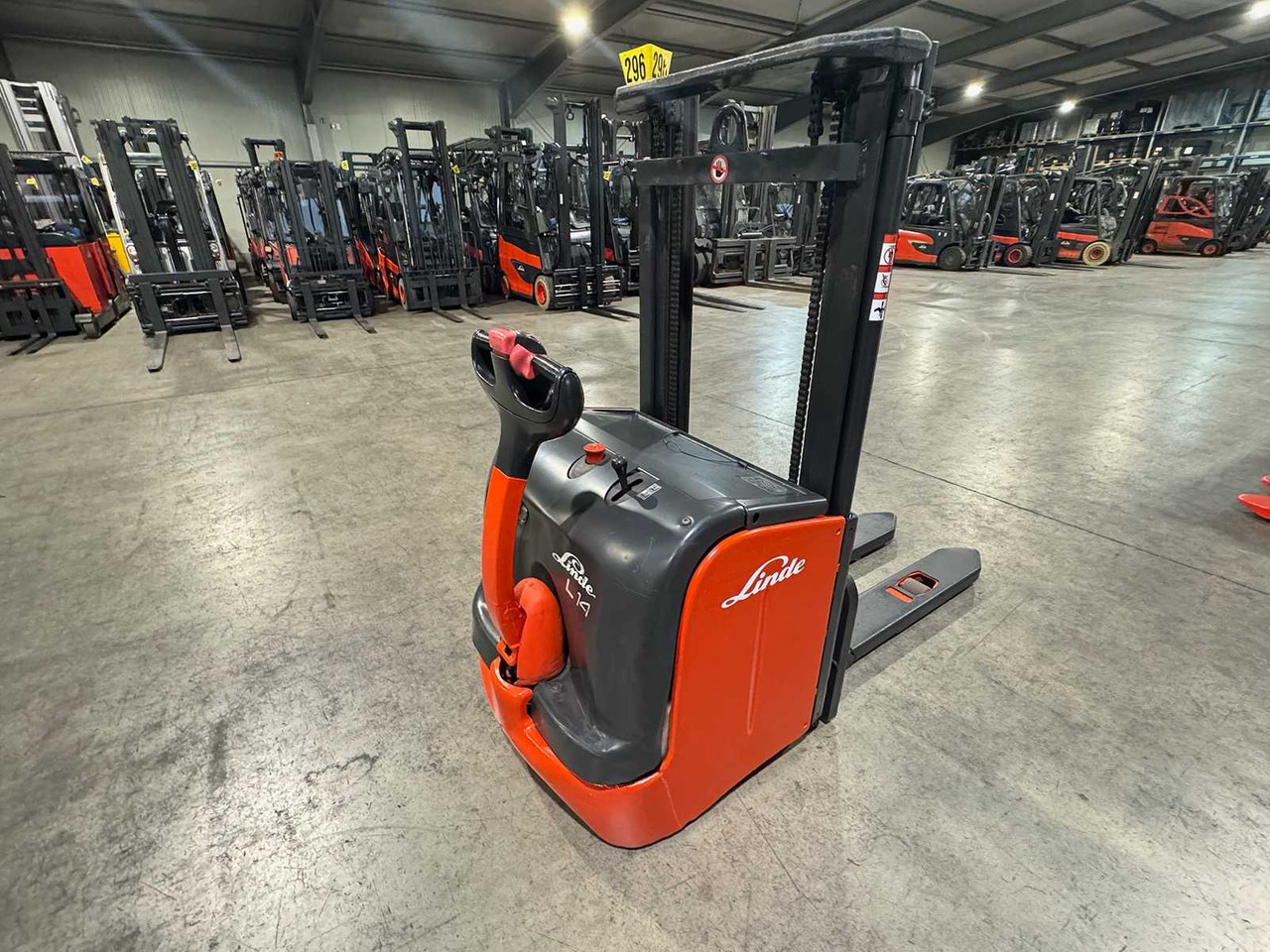 BATTERY 2020 LINDE L14 1.400KG PALLET TRUCK STACKER ANT STACKER - Forklift: picture 2 BATTERY 2020 LINDE L14 1.400KG PALLET TRUCK STACKER ANT STACKER - Forklift: picture 2