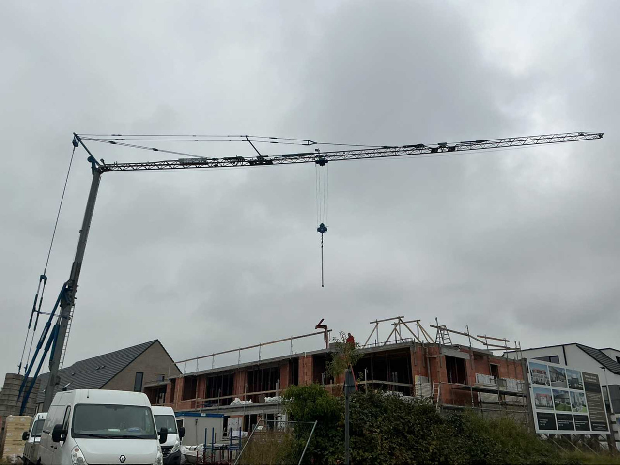 Benzzato Gru 120 - Tower crane: picture 1 Benzzato Gru 120 - Tower crane: picture 1