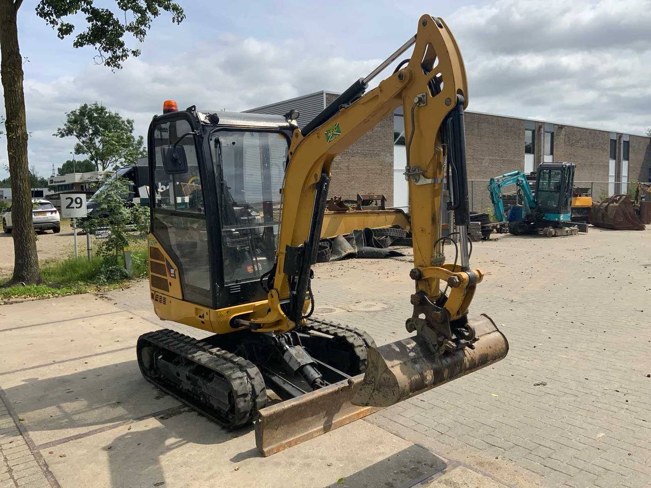 CAT 302.4D - Crawler excavator: picture 2 CAT 302.4D - Crawler excavator: picture 2