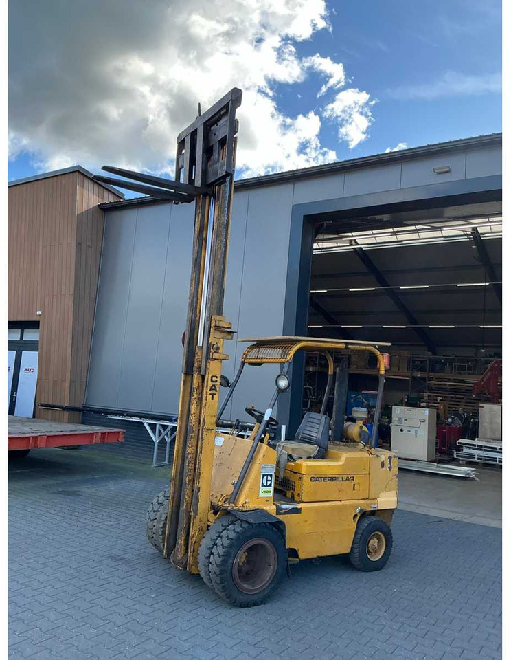 CATERPILLAR V60B FORKLIFT - Forklift: picture 2 CATERPILLAR V60B FORKLIFT - Forklift: picture 2