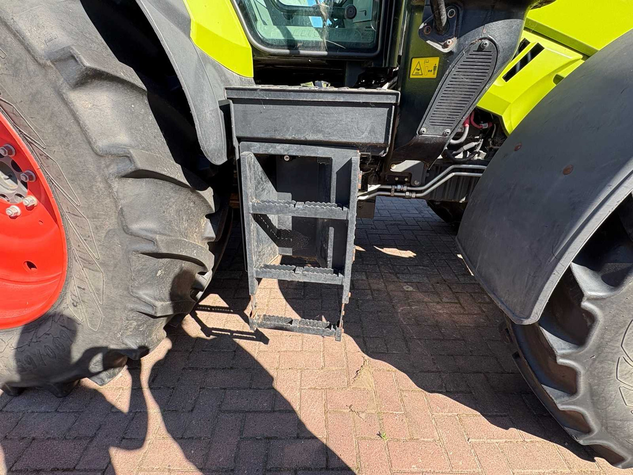 CLAAS Arion 510 CIS - Farm tractor: picture 5 CLAAS Arion 510 CIS - Farm tractor: picture 5