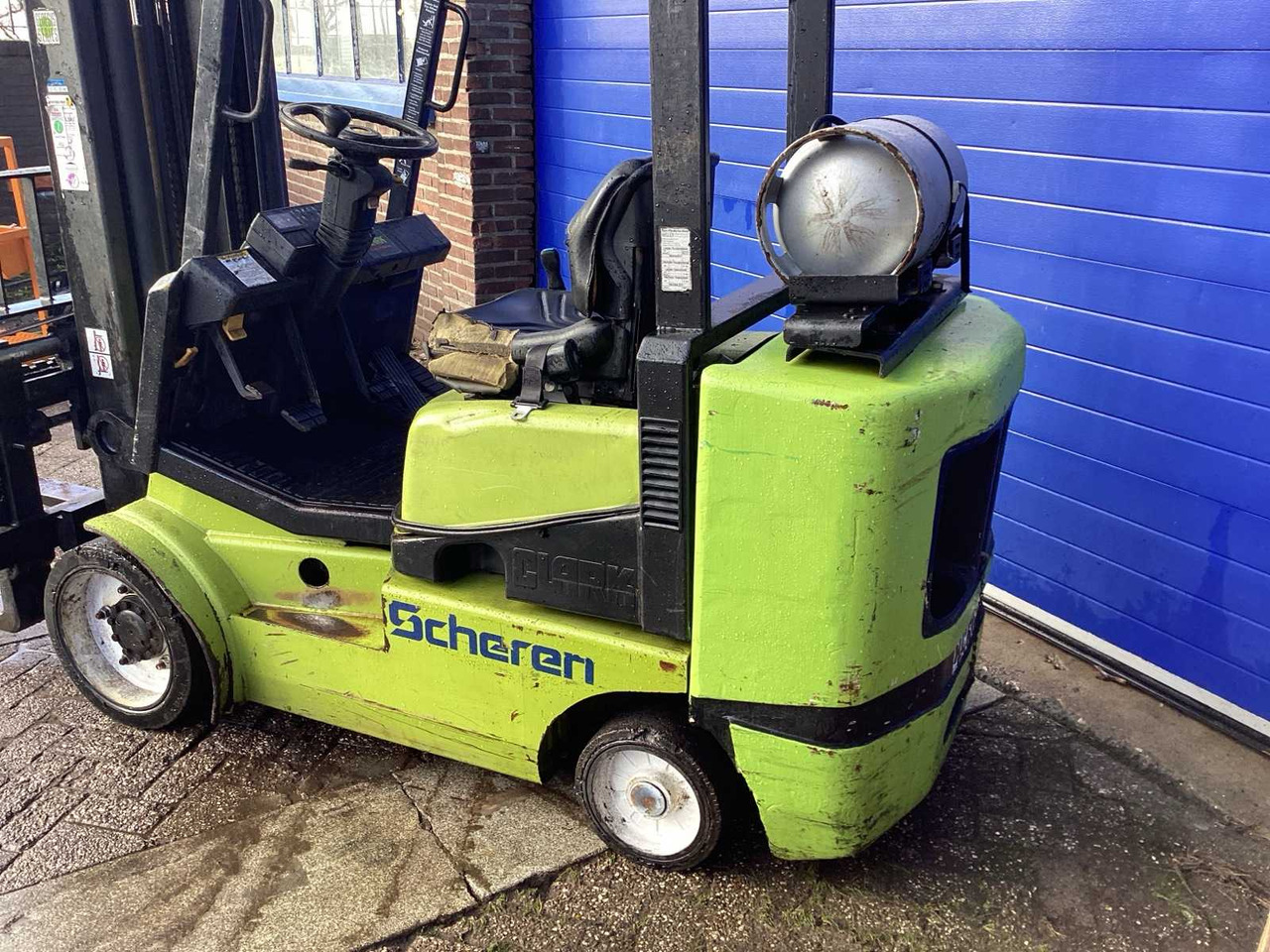 CLARK - 1999 - CGC30 - FORKLIFT 7300 MM - Forklift: picture 4 CLARK - 1999 - CGC30 - FORKLIFT 7300 MM - Forklift: picture 4