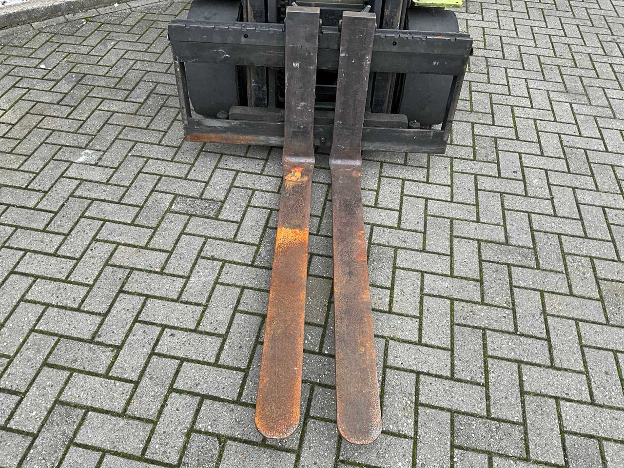 CLARK - EM30S - FORKLIFT - Forklift: picture 5 CLARK - EM30S - FORKLIFT - Forklift: picture 5