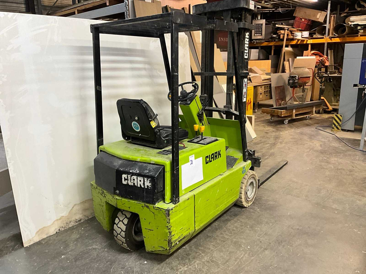 CLARK TM 15 FORKLIFT - Forklift: picture 3 CLARK TM 15 FORKLIFT - Forklift: picture 3
