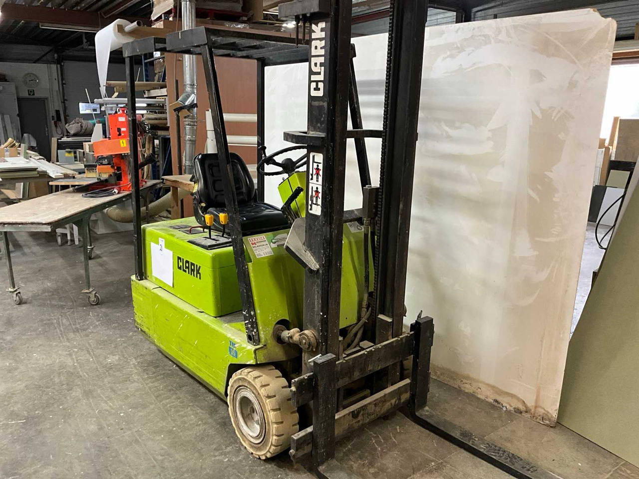 CLARK TM 15 FORKLIFT - Forklift: picture 2 CLARK TM 15 FORKLIFT - Forklift: picture 2