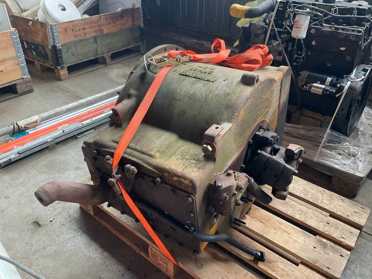 Caterpillar D6 - Front loader for tractor: picture 3 Caterpillar D6 - Front loader for tractor: picture 3