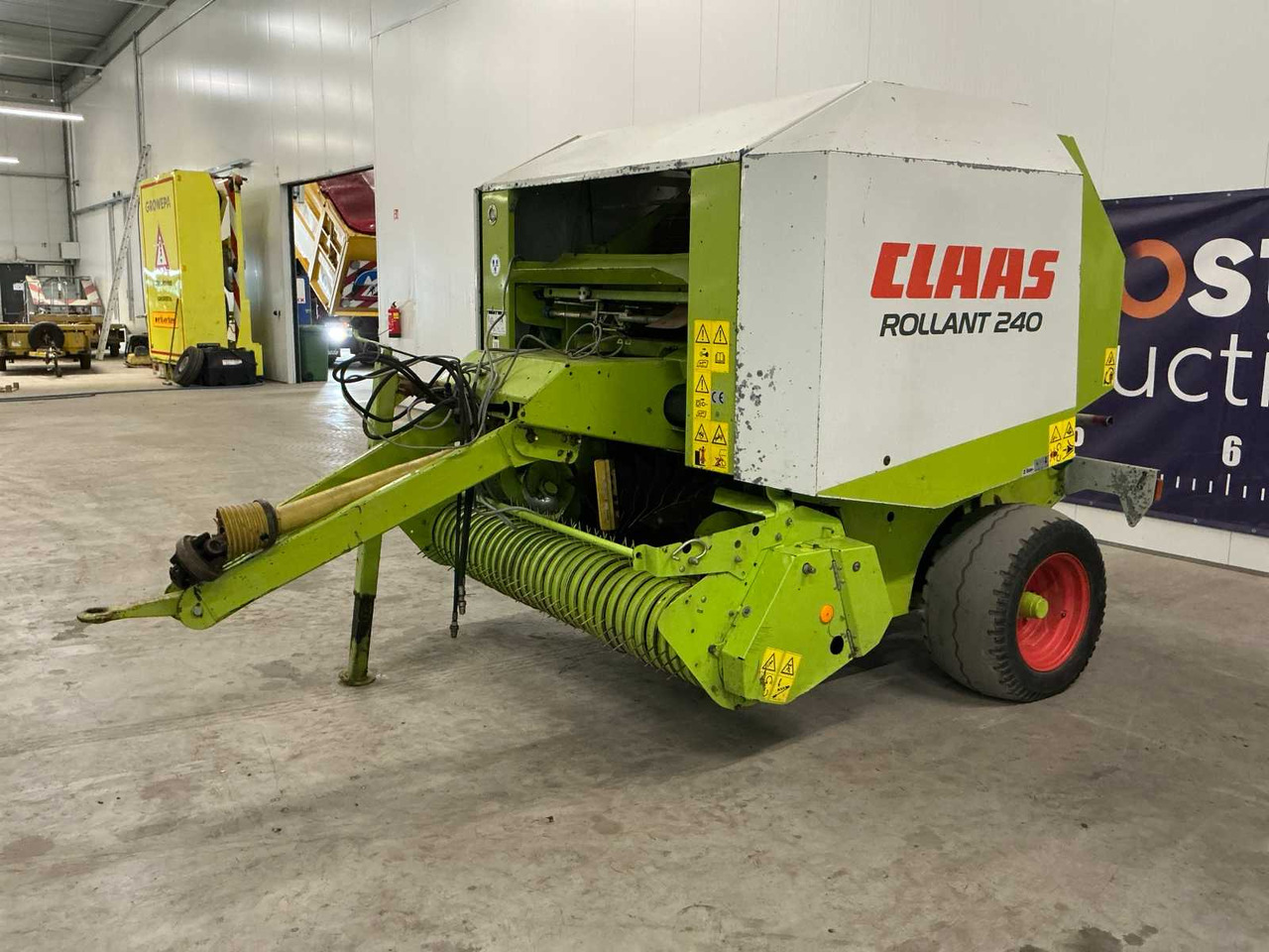 Claas Rolland 240 - Round baler: picture 1 Claas Rolland 240 - Round baler: picture 1