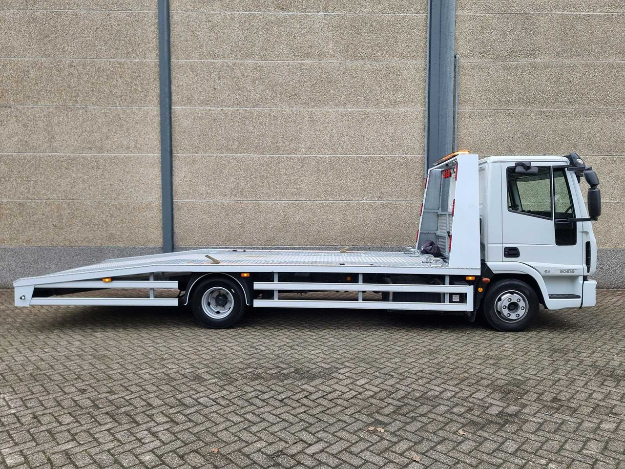2015 IVECO EUROCARGO 80 E6 80E19 RAMP / TRUCK - Commercial vehicle: picture 4 2015 IVECO EUROCARGO 80 E6 80E19 RAMP / TRUCK - Commercial vehicle: picture 4
