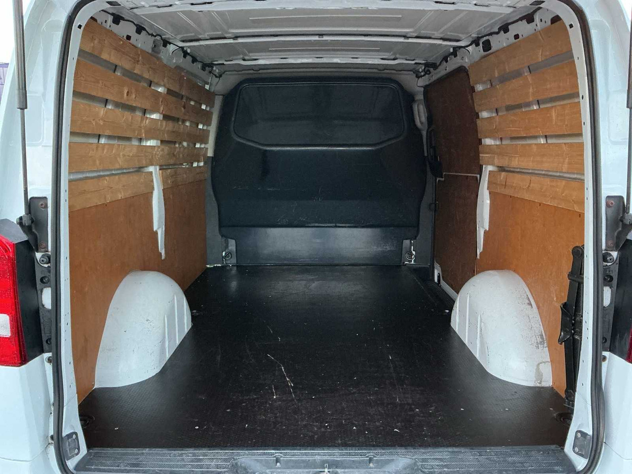 2016 - MERCEDES-BENZ - VITO - 111 CDI FUNC. LONG - COMMERCIAL VEHICLE - Commercial vehicle: picture 5 2016 - MERCEDES-BENZ - VITO - 111 CDI FUNC. LONG - COMMERCIAL VEHICLE - Commercial vehicle: picture 5