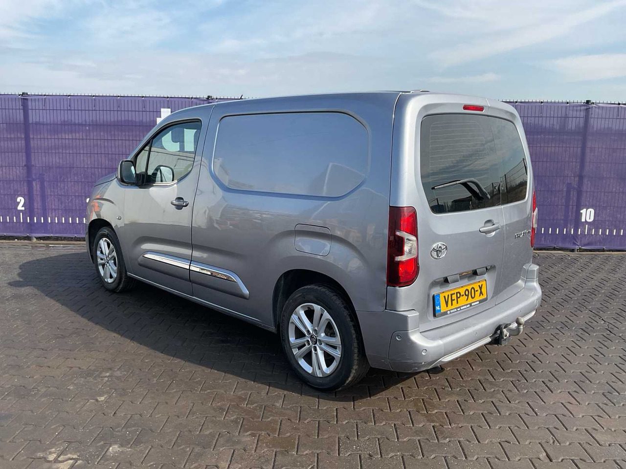 2020 - TOYOTA - PROACE CITY - 1.5 D-4D INNOVATOR - COMMERCIAL VEHICLE - Commercial vehicle: picture 3 2020 - TOYOTA - PROACE CITY - 1.5 D-4D INNOVATOR - COMMERCIAL VEHICLE - Commercial vehicle: picture 3