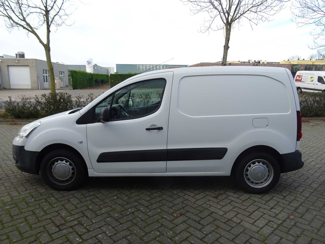 CITROEN - BERLINGO - 1.6 HDI 500 COMF. EC - COMMERCIAL VEHICLE - Commercial vehicle: picture 2 CITROEN - BERLINGO - 1.6 HDI 500 COMF. EC - COMMERCIAL VEHICLE - Commercial vehicle: picture 2