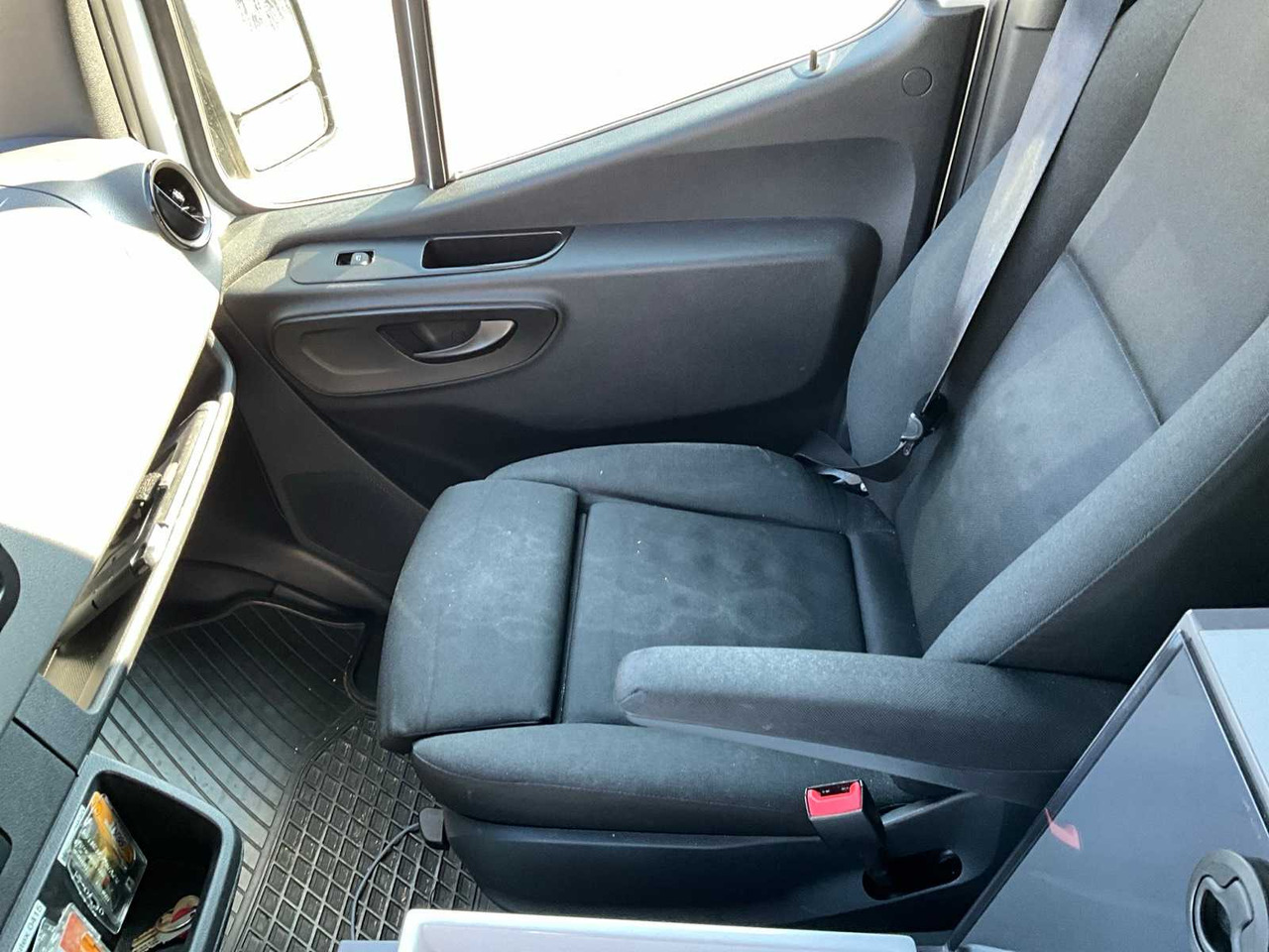 Commercial vehicle MERCEDES-BENZ SPRINTER 419 CDI AMBULANCE ITW: picture 8