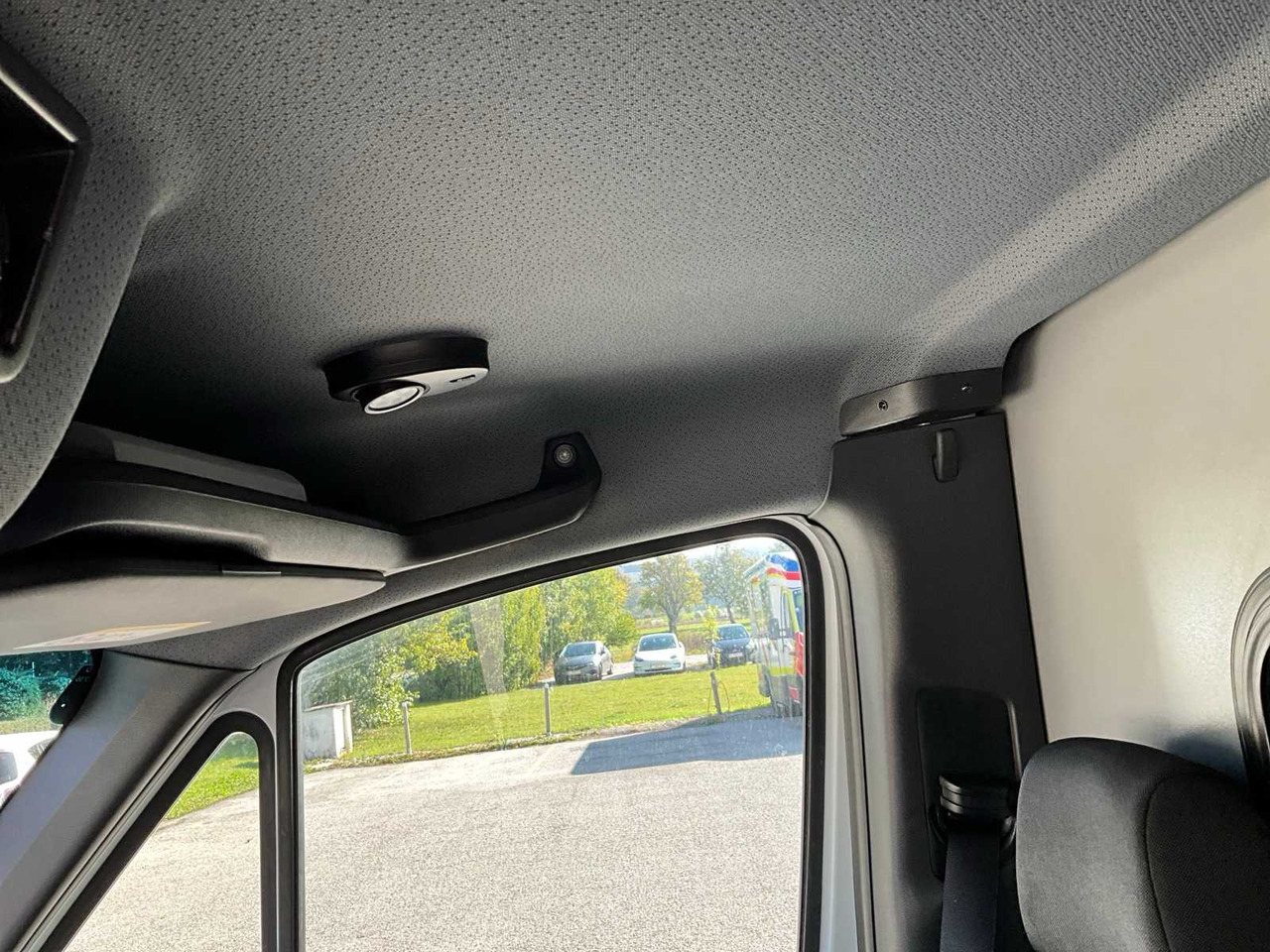 Commercial vehicle MERCEDES-BENZ SPRINTER 419 CDI AMBULANCE ITW: picture 15