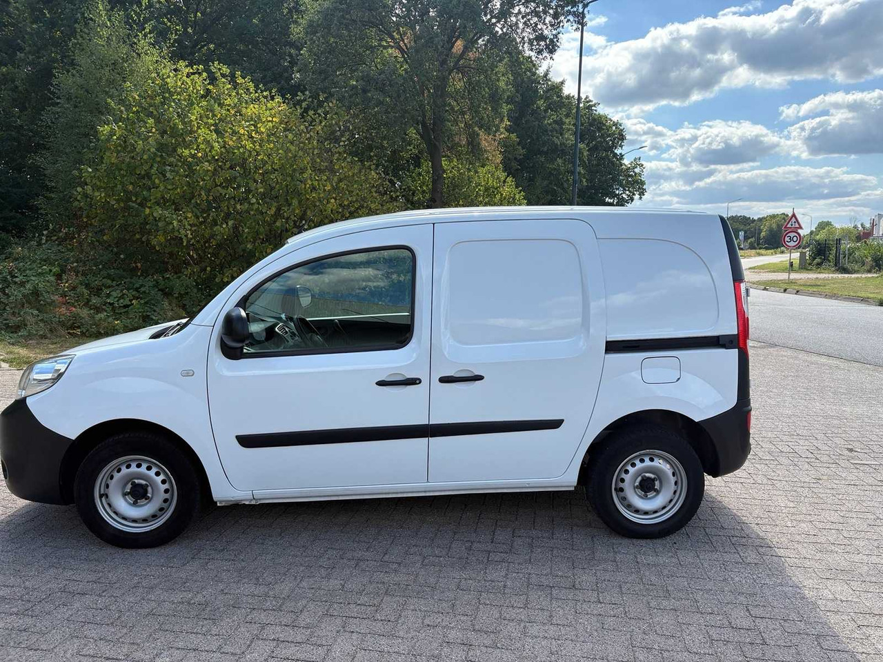 RENAULT - KANGOO - 1.5 DCI 90 COMFORT - V-834-PB - Commercial vehicle: picture 5 RENAULT - KANGOO - 1.5 DCI 90 COMFORT - V-834-PB - Commercial vehicle: picture 5