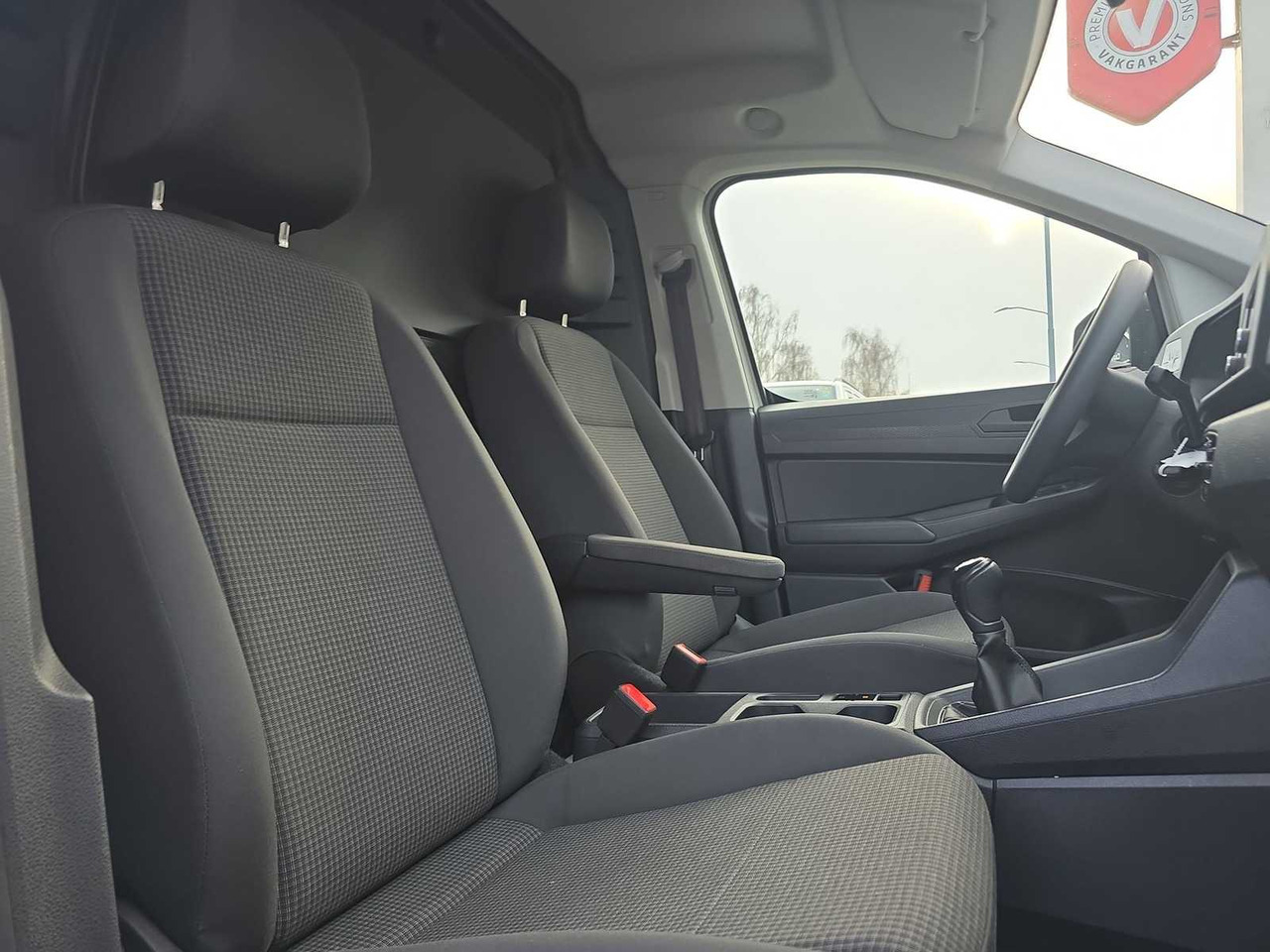 Commercial vehicle VOLKSWAGEN CADDY CARGO 2.0 TDI COMFORT | ALUCA FURNISHING| VTD-11-F: picture 32 Commercial vehicle VOLKSWAGEN CADDY CARGO 2.0 TDI COMFORT | ALUCA FURNISHING| VTD-11-F: picture 32