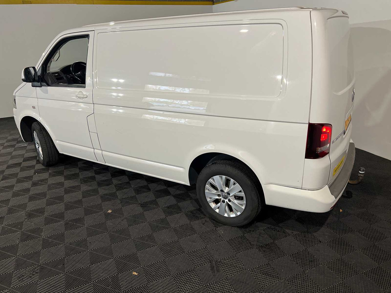 VOLKSWAGEN TRANSPORTER 2.0 TDI L1H1, VL-143-X - Commercial vehicle: picture 2 VOLKSWAGEN TRANSPORTER 2.0 TDI L1H1, VL-143-X - Commercial vehicle: picture 2