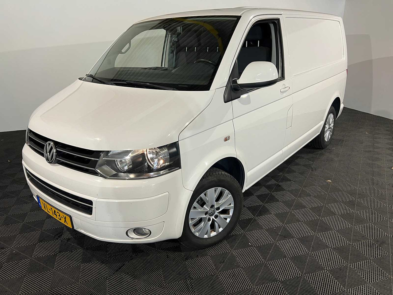 VOLKSWAGEN TRANSPORTER 2.0 TDI L1H1, VL-143-X - Commercial vehicle: picture 1 VOLKSWAGEN TRANSPORTER 2.0 TDI L1H1, VL-143-X - Commercial vehicle: picture 1