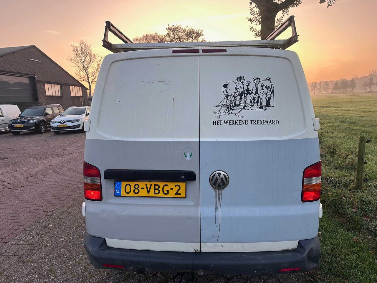 VOLKSWAGEN - TRANSPORTER T5 2.5 TDI 340 - 08-VBG-2 - Commercial vehicle: picture 5 VOLKSWAGEN - TRANSPORTER T5 2.5 TDI 340 - 08-VBG-2 - Commercial vehicle: picture 5