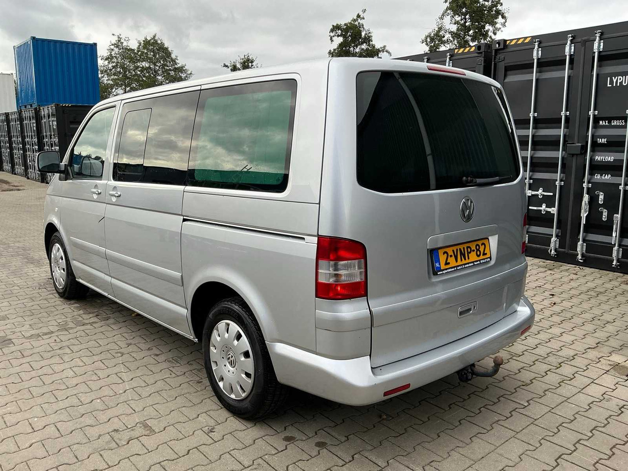 VOLKSWAGEN TRANSPORTER T5 2.5 TDI MULTIVAN COMMERCIAL VEHICLE - Commercial vehicle: picture 2 VOLKSWAGEN TRANSPORTER T5 2.5 TDI MULTIVAN COMMERCIAL VEHICLE - Commercial vehicle: picture 2