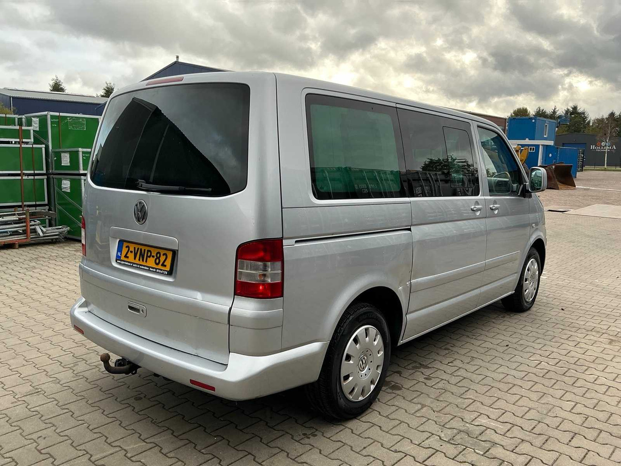 VOLKSWAGEN TRANSPORTER T5 2.5 TDI MULTIVAN COMMERCIAL VEHICLE - Commercial vehicle: picture 3 VOLKSWAGEN TRANSPORTER T5 2.5 TDI MULTIVAN COMMERCIAL VEHICLE - Commercial vehicle: picture 3