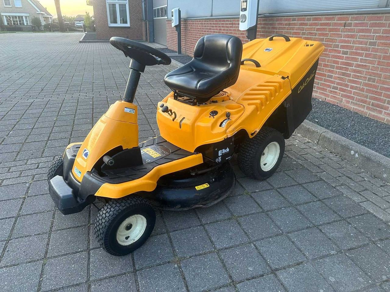 Cubcadet - Garden mower: picture 1 Cubcadet - Garden mower: picture 1