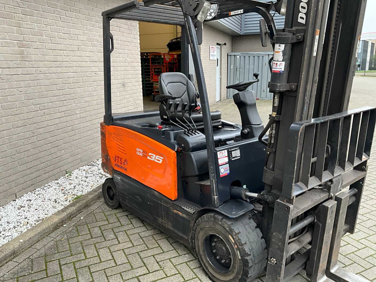 DOOSAN - B35X-7 - FORKLIFT - Forklift: picture 4 DOOSAN - B35X-7 - FORKLIFT - Forklift: picture 4