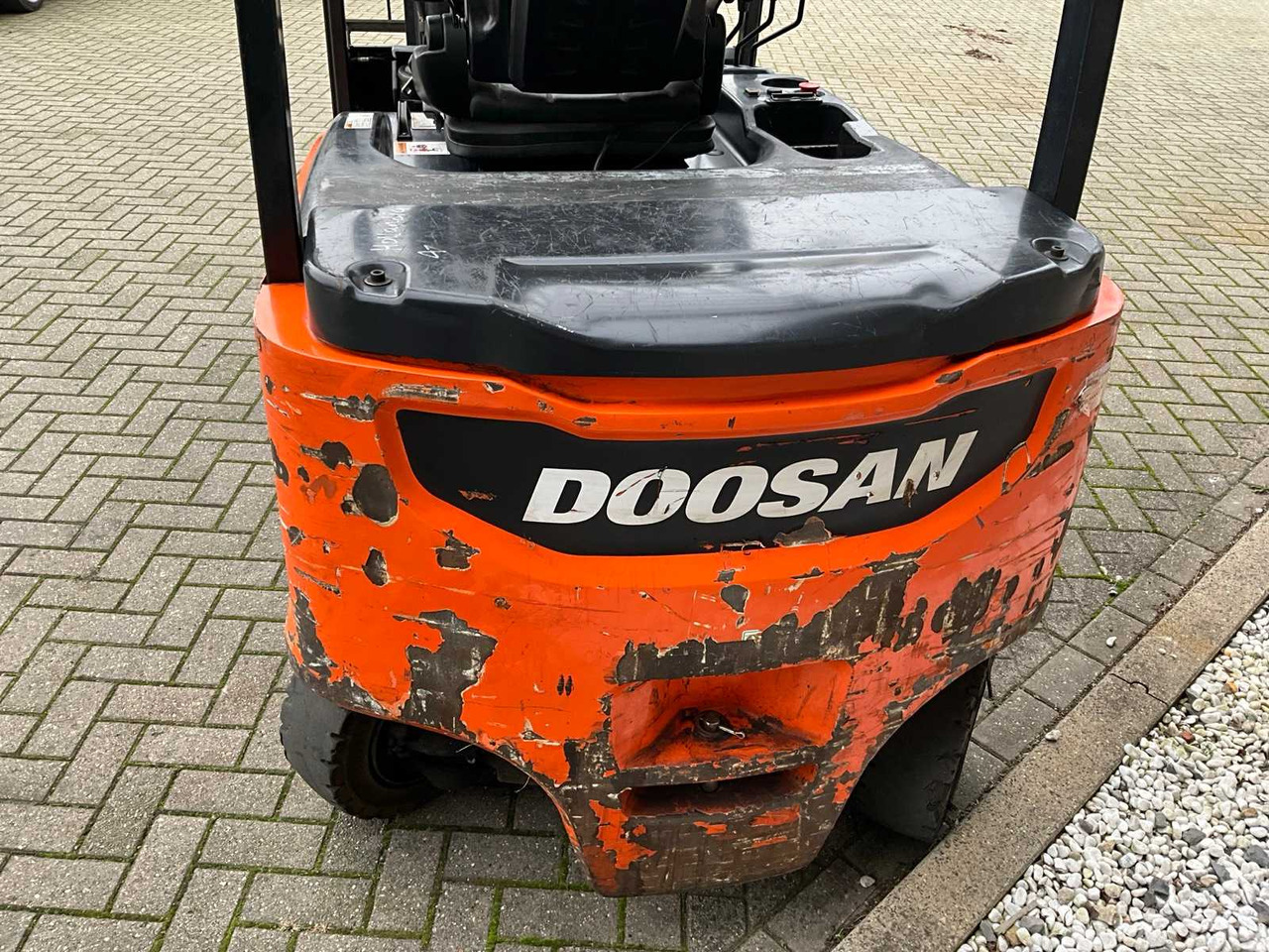 DOOSAN - B35X-7 - FORKLIFT - Forklift: picture 3 DOOSAN - B35X-7 - FORKLIFT - Forklift: picture 3