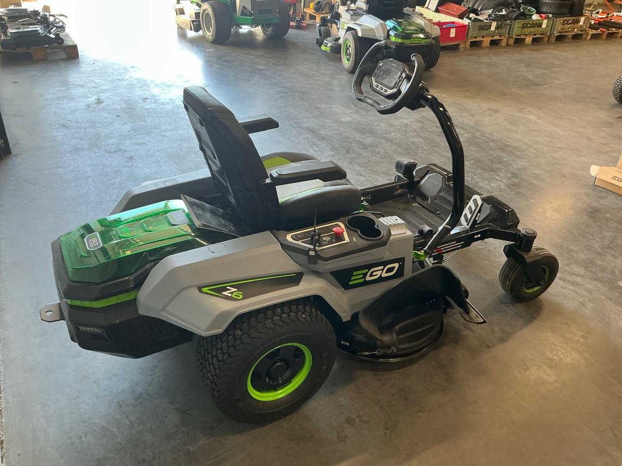 EGO ZT4200E-S - Garden mower: picture 5 EGO ZT4200E-S - Garden mower: picture 5