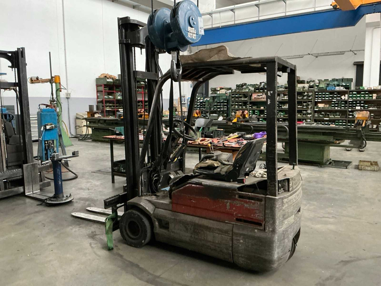 FORKLIFT TO BE OVERHAULED - Forklift: picture 1 FORKLIFT TO BE OVERHAULED - Forklift: picture 1