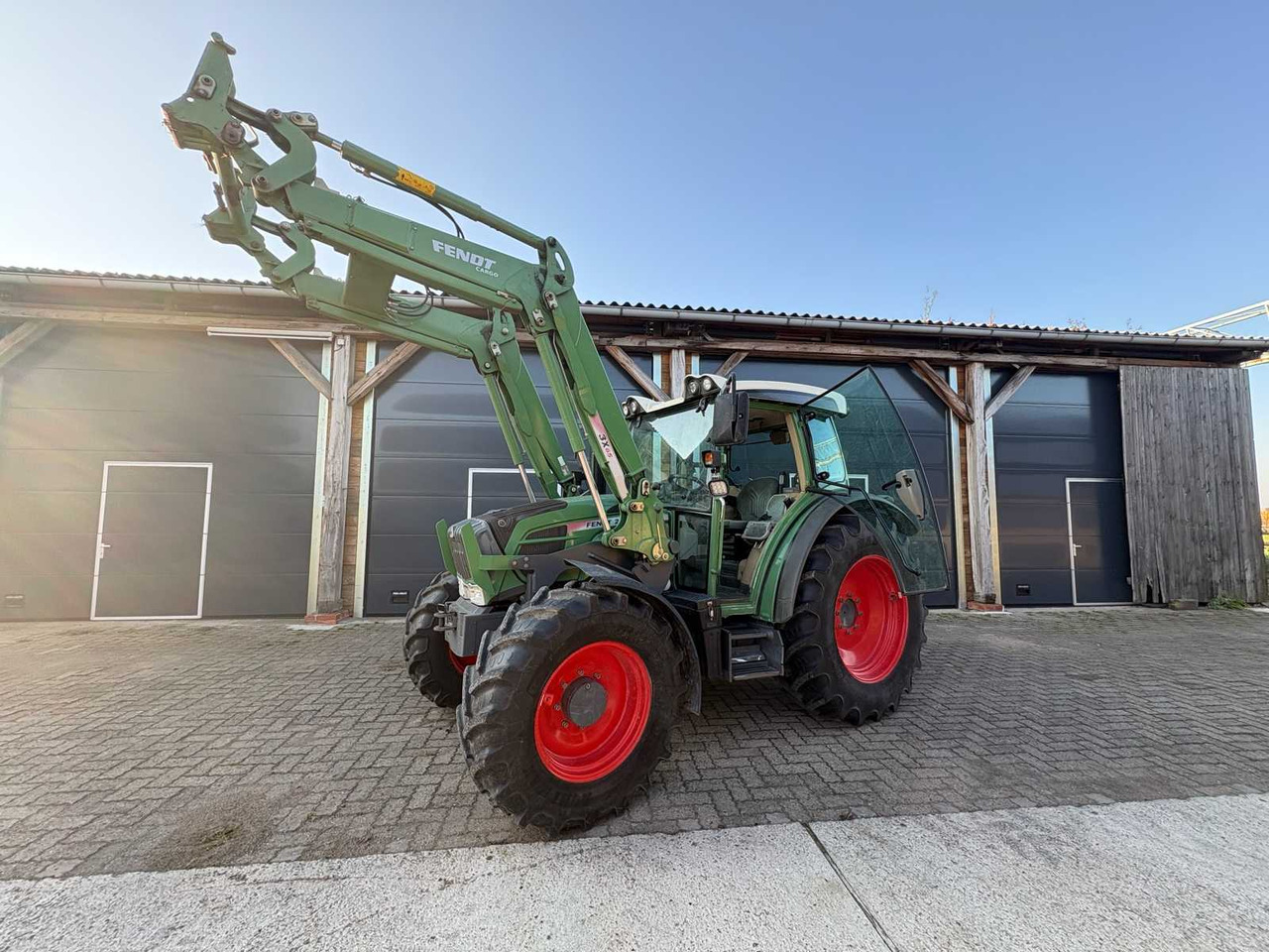 Fendt 209 S Vario - Farm tractor: picture 1 Fendt 209 S Vario - Farm tractor: picture 1