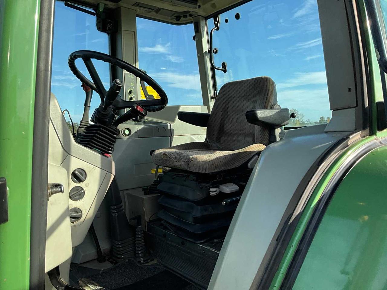 Farm tractor Fendt Favorit 512C Turboshift: picture 31 Farm tractor Fendt Favorit 512C Turboshift: picture 31