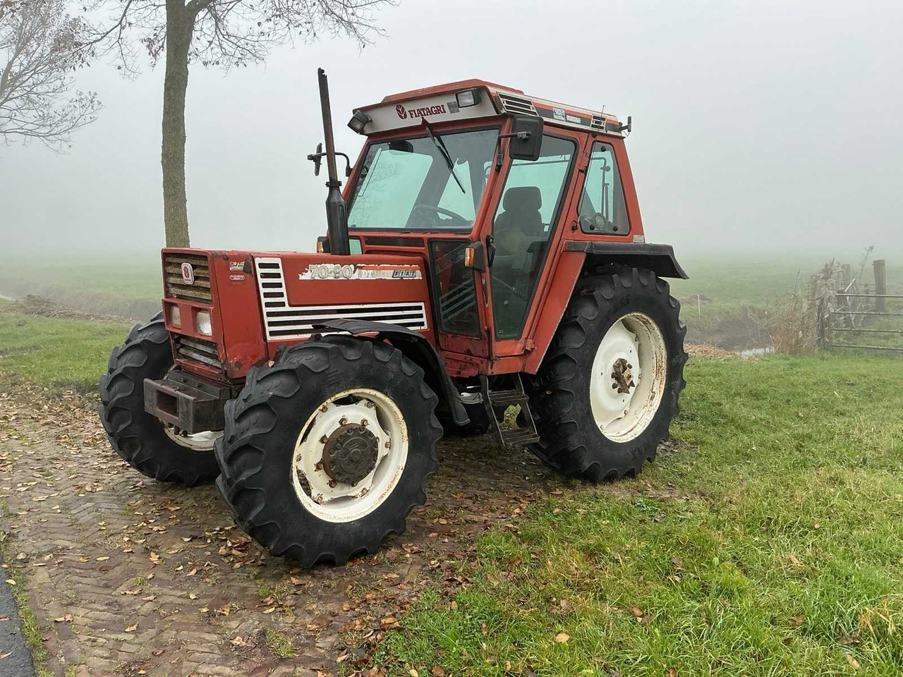 Fiat 1990 FIAT 70-90 DT ALL-WHEEL DRIVE FARM TRACTOR - Farm tractor: picture 1 Fiat 1990 FIAT 70-90 DT ALL-WHEEL DRIVE FARM TRACTOR - Farm tractor: picture 1